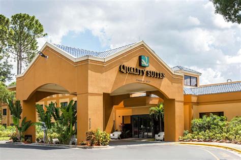 quality suites universal central international drive area